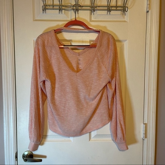 Pink Open back Sweater - Picture 2 of 3